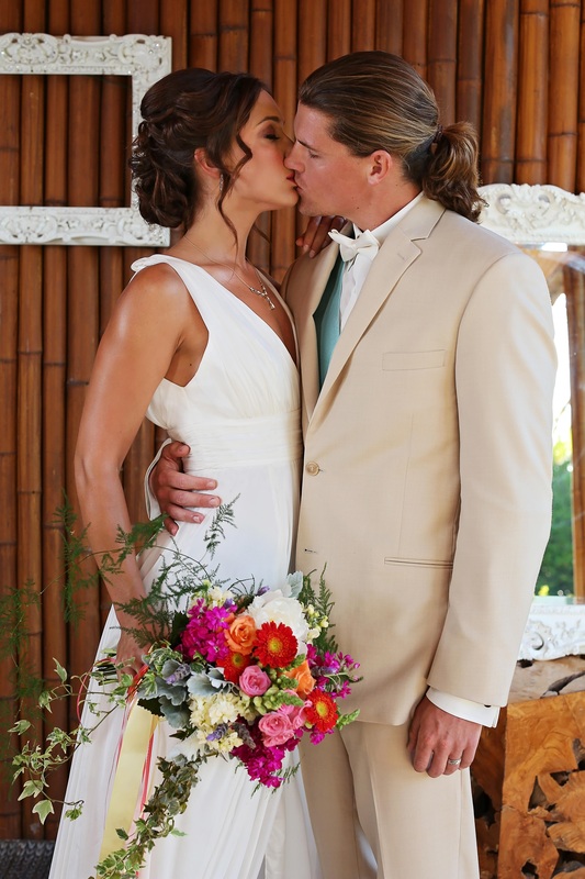 bride and groom kissing, wedding inspiration, key west wedding photographers, florida keys photographers, miami wedding photographers, miami wedding photos, 