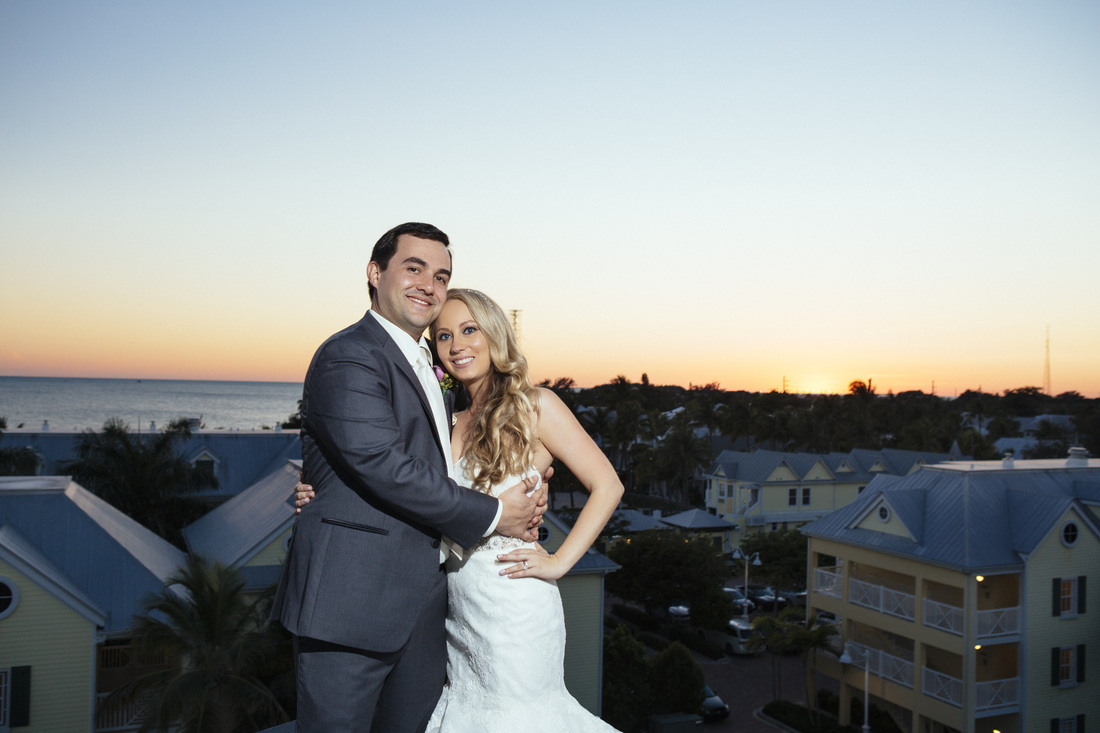 bride and groom romantic Picture, sunset picture with bride and groom, perfect view for destination wedding, key west wedding photographer, key west wedding photographers